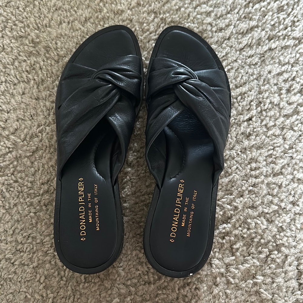 Handmade Italian leather slides with tiny heel